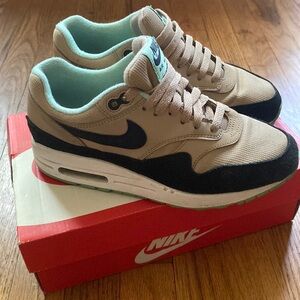 Nike Woman Air Max 1